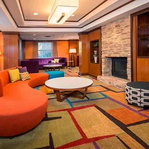 Hotel Fairfield & By Marriott ***